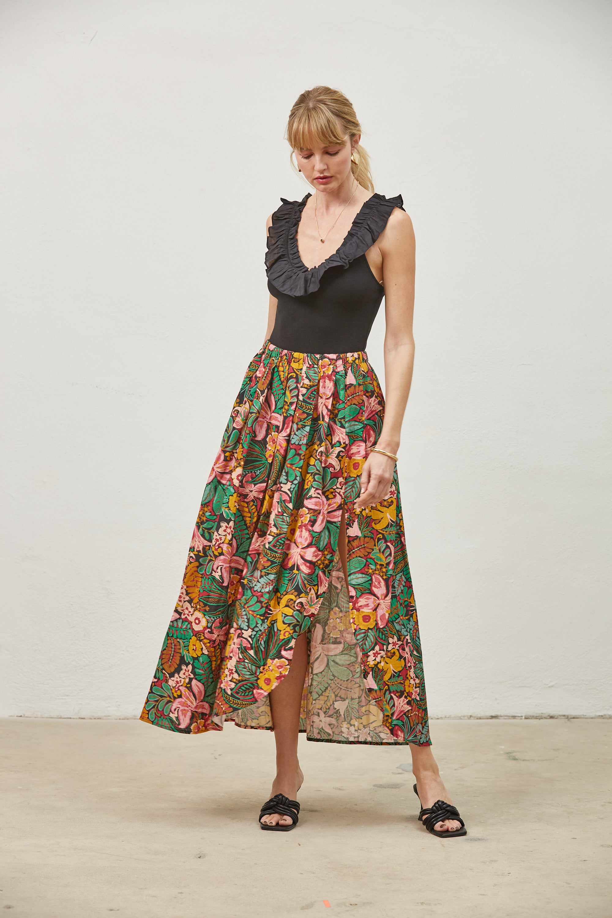 Raya pleated skirt