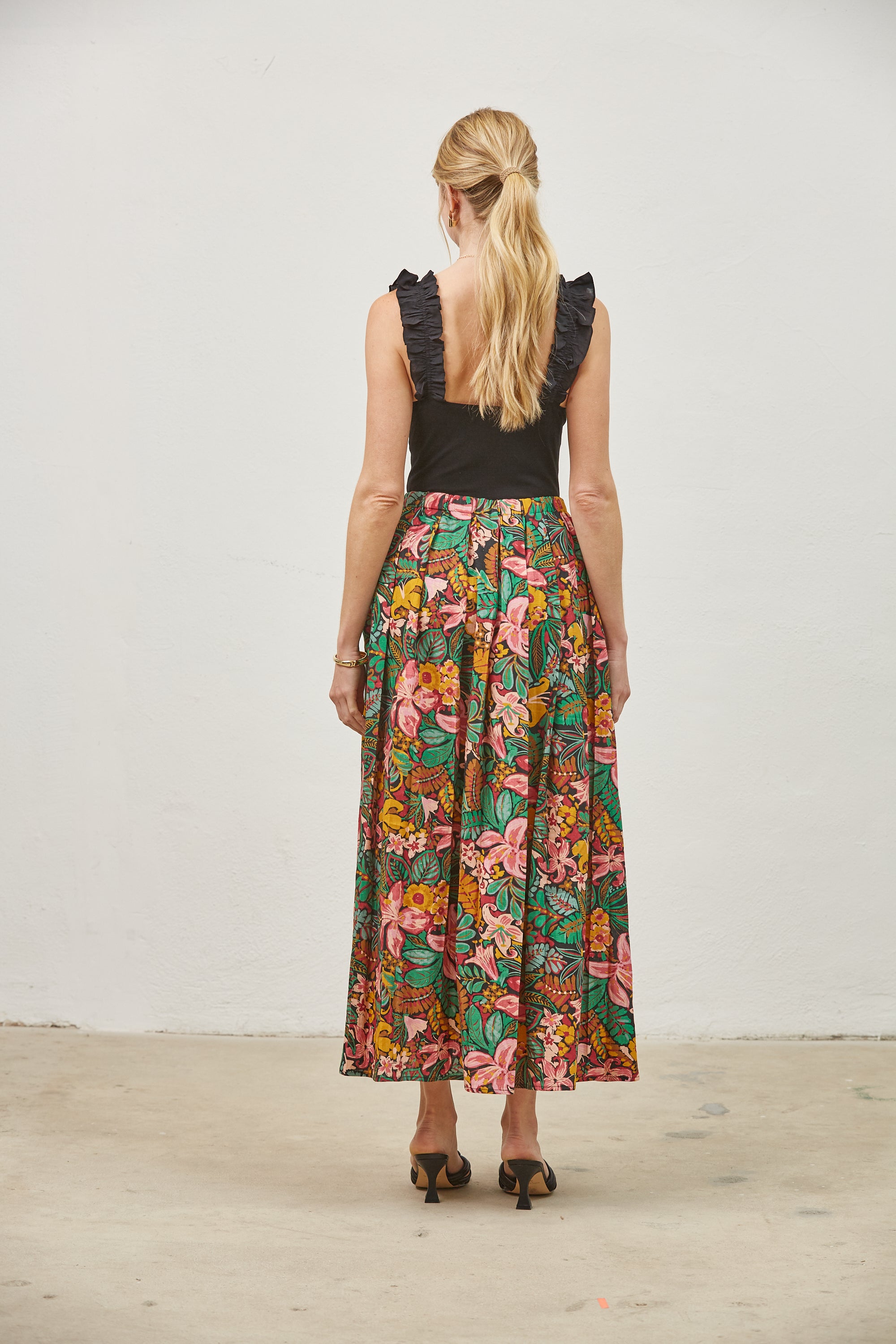 Raya pleated skirt
