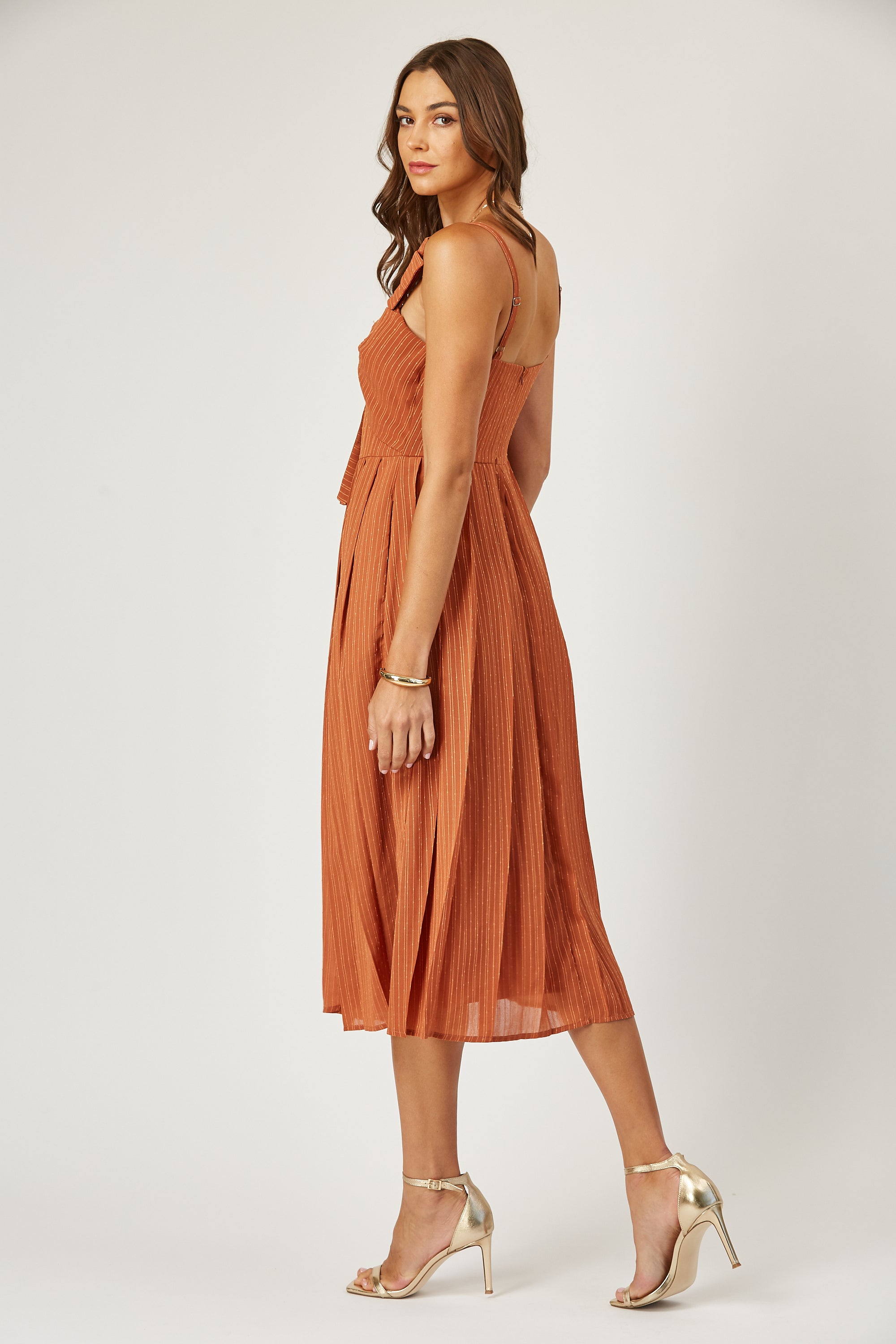 Seraphena twist detail midi dress image 2